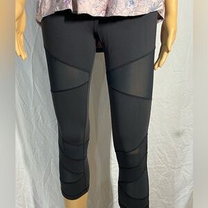 Black capri leggings